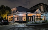 Tampak Depan Rumah Pojok